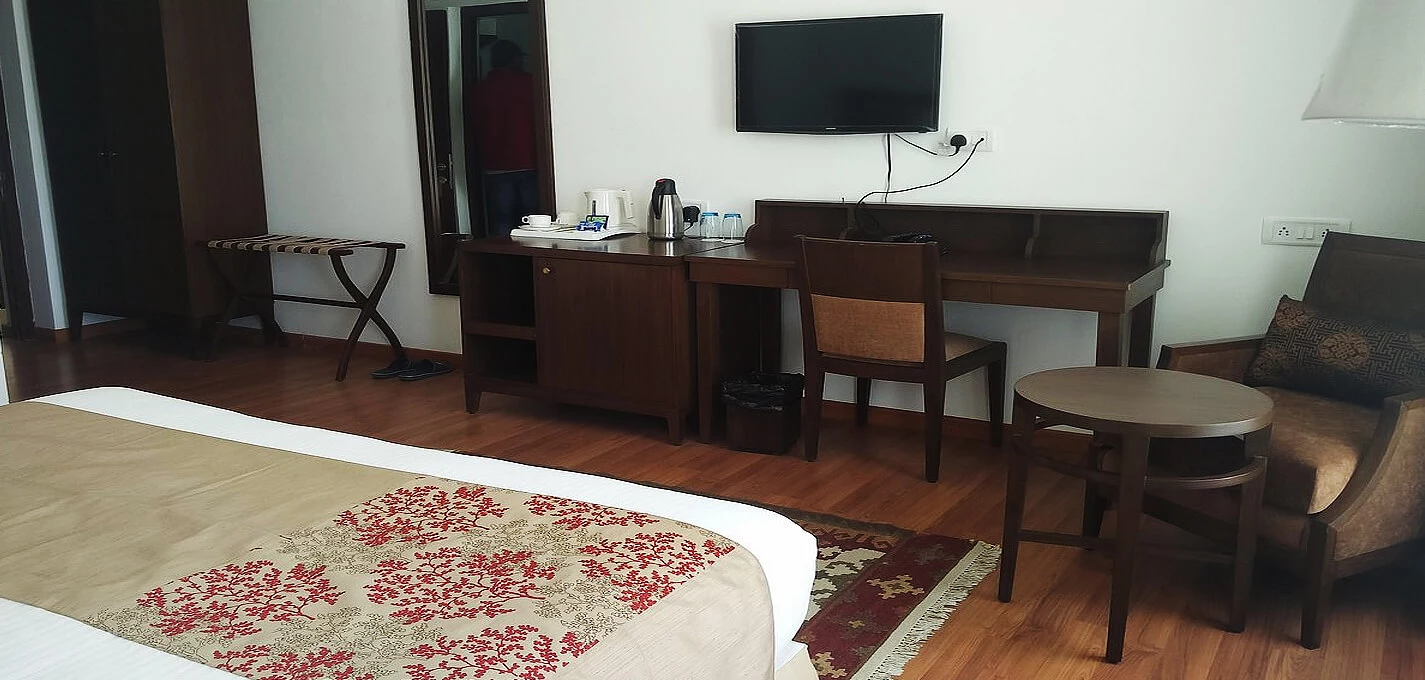 Hotel Sera Courtyard